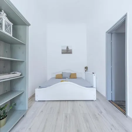 Souper Downtown-kiraly Street Apartment