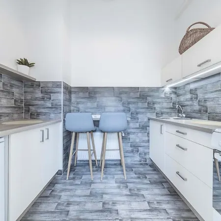 Souper Downtown-király Street Apartman