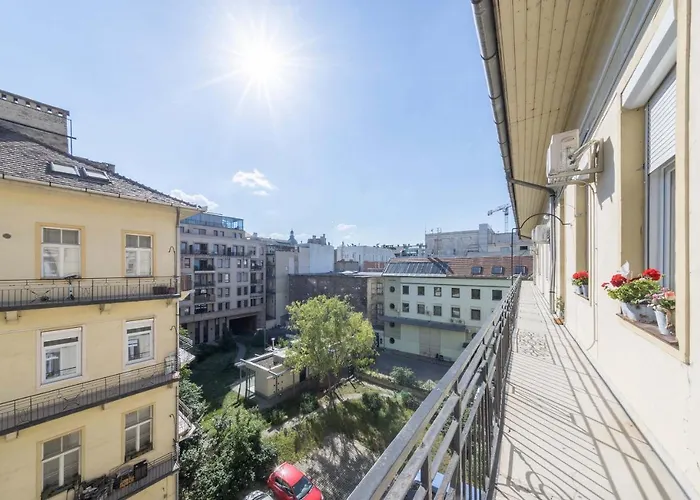 Souper Downtown-kiraly Street Appartement